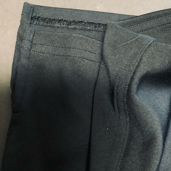 Under Armor Shirt- polo style - Black - Size Small - Picture 4 of 6